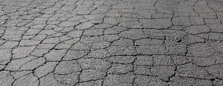 foto di asfalto crepato